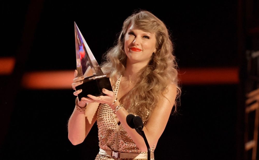 Yılın Sanatçısı Taylor Swift